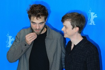 12 Marzo - Nuevas / Antiguas imágenes de Rob en la Berlinale, en HQ y UHQ!!! (Parte 1) 72c47c395436113