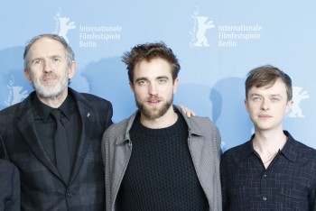 12 Marzo - Nuevas / Antiguas imágenes de Rob en la Berlinale, en HQ y UHQ!!! (Parte 1) 7dee11395438633