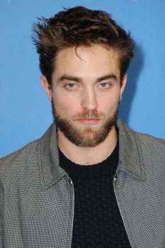 12 Marzo - Nuevas / Antiguas imágenes de Rob en la Berlinale, en HQ y UHQ!!! (Parte 1) 9e1ccf395435836