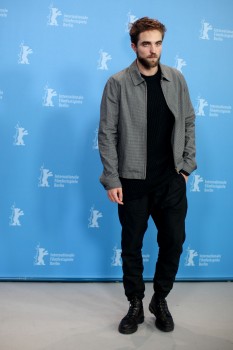 12 Marzo - Nuevas / Antiguas imágenes de Rob en la Berlinale, en HQ y UHQ!!! (Parte 1) B11f04395432368