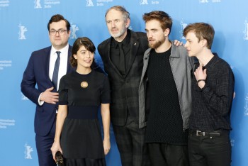 12 Marzo - Nuevas / Antiguas imágenes de Rob en la Berlinale, en HQ y UHQ!!! (Parte 1) F4a2e6395435712