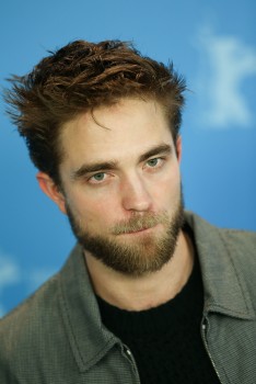 12 Marzo - Nuevas / Antiguas imágenes de Rob en la Berlinale, en HQ y UHQ!!! (Parte 1) E1ed5e395441065