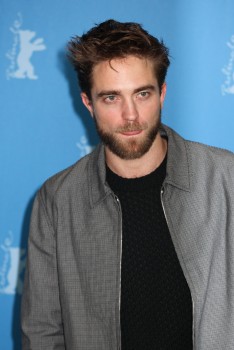 12 Marzo - Nuevas / Antiguas imágenes de Rob en la Berlinale, en HQ y UHQ!!! (Parte 1) 1d031a395453058