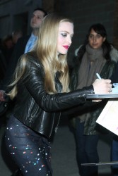 Amanda Seyfried - 'The Daily Show' (leaving) in NYC 03/17/20 4591d3398041995