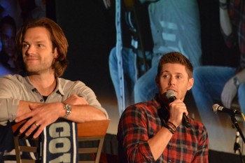 J2 Gold panel #DallasCon Be3603436419601