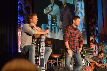 J2 Gold panel #DallasCon 1e01bc436421676