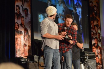 J2 Gold panel #DallasCon 3666b0436422654