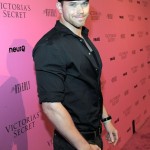 Kellan Lutz - Imagenes/Videos de Paparazzi / Estudio/ Eventos etc. - Página 18 2c72fe132111533