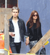 Vampire Diaries star Paul Wesley goes for a stroll 69c62581784758