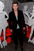 Xavier Samuel - Mulberry Spring/Summer 2011 Fashion Week in NYC   F1cb3a98044187