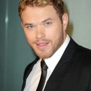 Kellan Lutz - Imagenes/Videos de Paparazzi / Estudio/ Eventos etc. - Página 18 82b532132787455