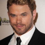 Kellan Lutz - Imagenes/Videos de Paparazzi / Estudio/ Eventos etc. - Página 18 C184bf132787500