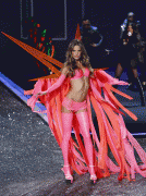 Alessandra Ambrosio, in Lingerie,The Victoria's Secret Fashion Show, New York, 19nov09 4ddcbe56875404