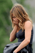 Jennifer Aniston - Page 7 8fcec240011521