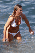 Geri Halliwell - Bikini Candids, Francia, 31ago09 Bea0db47445527