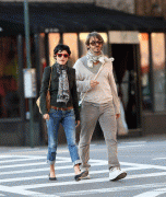 09.17.09 - Audrey out with a friend in NYC Acb61e70855470