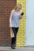 Dakota Fanning leaving Chipotle after lunch in Studio City - August 1, 2010 525d8391214097