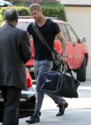 Kellan Lutz - Imagenes/Videos de Paparazzi / Estudio/ Eventos etc. - Página 13 4bc0aa100257503