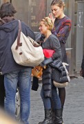 Nov 21, 2010 - Hayden Panettiere - Porta Portese Flea Market in Rome B228cf108352729