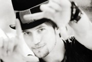 Jackson Rathbone - Imagenes/Videos de Paparazzi / Estudio/ Eventos etc. - Página 15 8799ba117423240