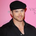 Kellan Lutz - Imagenes/Videos de Paparazzi / Estudio/ Eventos etc. - Página 18 12767a132111301