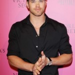 Kellan Lutz - Imagenes/Videos de Paparazzi / Estudio/ Eventos etc. - Página 18 6851b2132111558