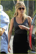 Jennifer Aniston - Page 7 05acf141454512