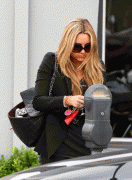 Amanda Bynes - in Jeans..... - Beverly Hills candids - 11 giu 09 4c595b39034370