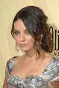 Mila Kunis -Extract premiere in Hollywood - 24agosto09 768cea46709443