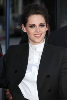 Kristen Stewart - Imagenes/Videos de Paparazzi / Estudio/ Eventos etc. - Página 24 0e0776192952586