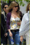 Jennifer Aniston - Page 6 07133b35688426