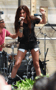 Ashley Tisdale - Leggy in Concert - The Grove - 27 giu 09 Bd978f40387927