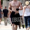 Kellan Lutz - Imagenes/Videos de Paparazzi / Estudio/ Eventos etc. - Página 18 46a76b135547316