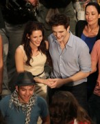 Breaking Dawn-Brasil. On & Off Screen 934d7a105695183