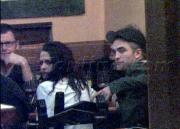 Robsten - Imagenes/Videos de Paparazzi / Estudio/ Eventos etc. - Página 6 27b660178160574