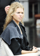 AnnaLynne McCord - Scosciata dal Parrucchiere, Los Angeles, 23ott09 16f7a353475570