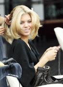 AnnaLynne McCord - Scosciata dal Parrucchiere, Los Angeles, 23ott09 982db653475714