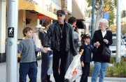 Shopping with Billy Bob, his child and mother - 26th December 2001 9fd41853555048