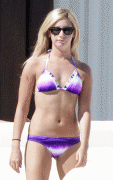 Ashley Tisdale, Paparazzata in Bikini in Messico, 16nov09 8eb9a356346587