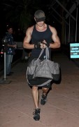 Kellan Lutz - Imagenes/Videos de Paparazzi / Estudio/ Eventos etc. - Página 14 695c5f106880853