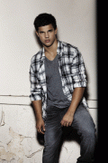 Taylor Lautner - Imagenes/Videos de Paparazzi / Estudio/ Eventos etc. - Página 16 7846cb58506157