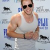 Kellan Lutz - Imagenes/Videos de Paparazzi / Estudio/ Eventos etc. - Página 8 98444b89124778