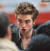 Robert Pattinson - Page 7 Aa1d4c65207784