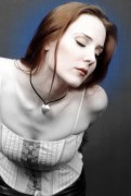 Fotos de Simone Simons - Página 16 27305490135847