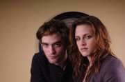 2008: Twilight Press Conference Portraits of Rob and Kristen now hq & untagged 7c9c8d94220998