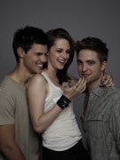 Rob, Taylor and Kristen Outtakes from the 2010 EW Photoshoot (HQ) 20f5c298798472