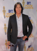 Pics of Chaske Spencer at the MTV Movie Awards A204e783699456