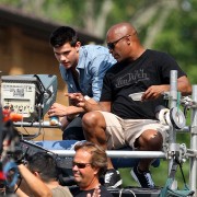 HQ pics of Taylor Lautner on the set of 'Abduction' - July 14th, 2010 04b0ee88639814