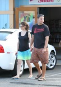 Nov 21, 2010 - Evangeline Lilly @ Out n about in Hawaii 3b3cca107954961