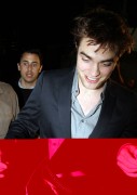 21 DE ABRIL-Primera foto de Rob llegando al Show de Jimmy Kimmel. ( ACTUALIZADO ) 9b3a26128863244